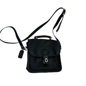 black unbranded travel European adventure Cross Body Station flap bag purse